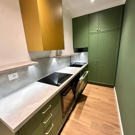 The Golden Luxury Downtown