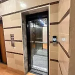 The Golden Luxury Downtown Apartamento Tirana