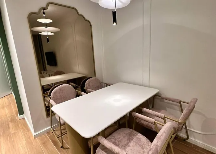 Apartment The Golden Luxury Downtown *